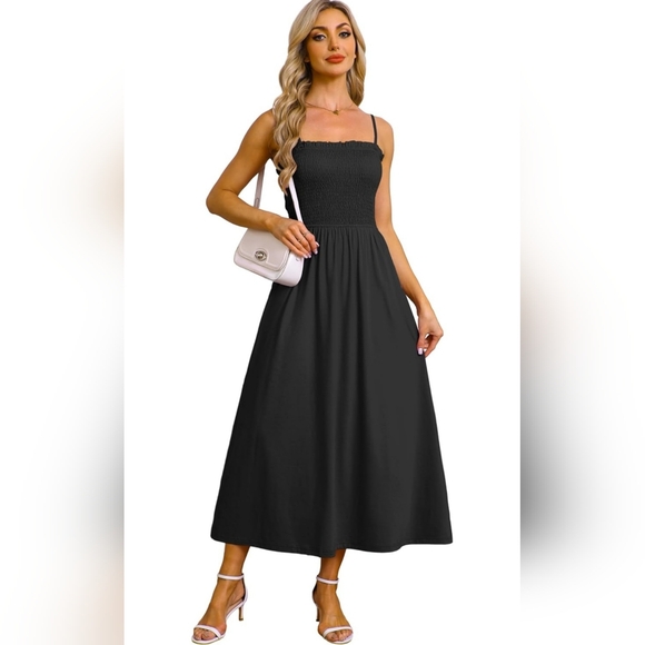 Elegant Black Maxi Dress - Picture 3 of 5